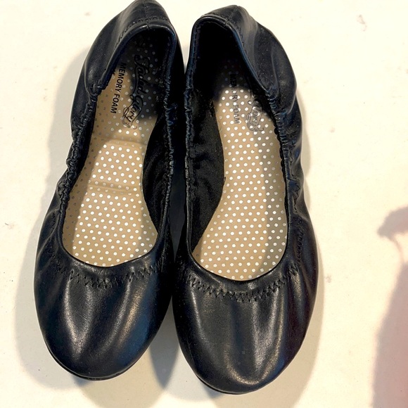 Black flats - Picture 1 of 2